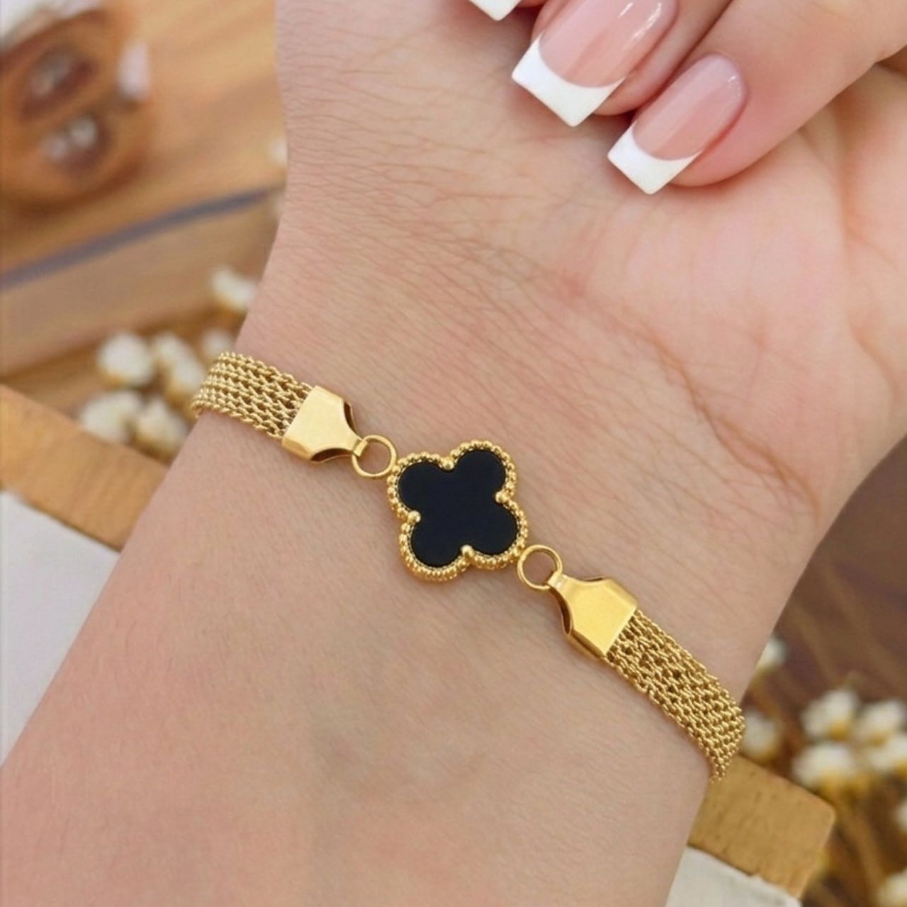 Pulseira Trevo Dourada
