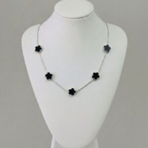 Choker Florzinhas Pretas